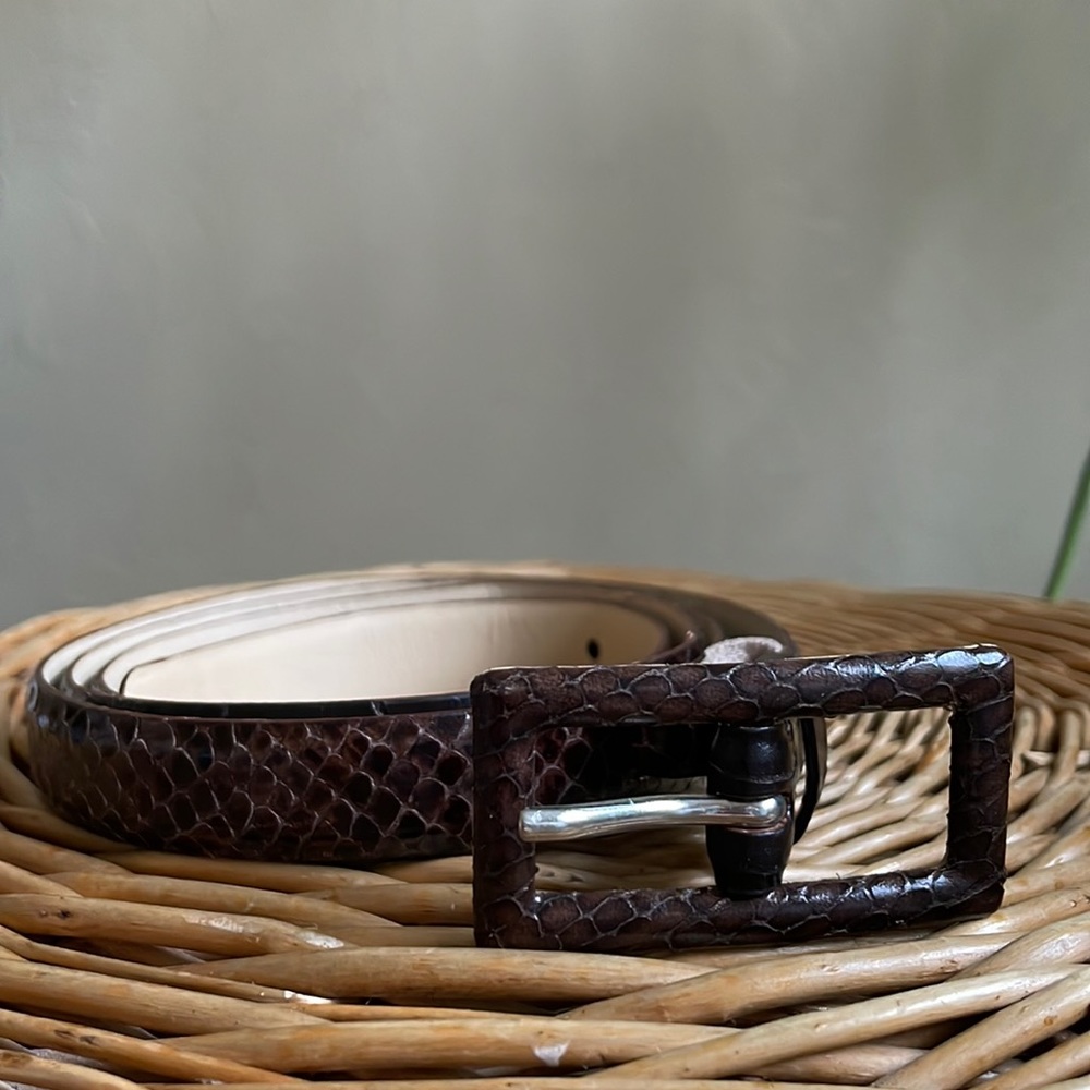 Banana Republic made in Italy genuine leather thin belt
